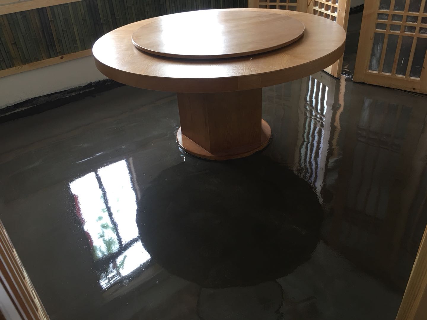 吉首市乾州餐廳環氧復古地坪施工完成，祝老板生意興隆，財源廣進